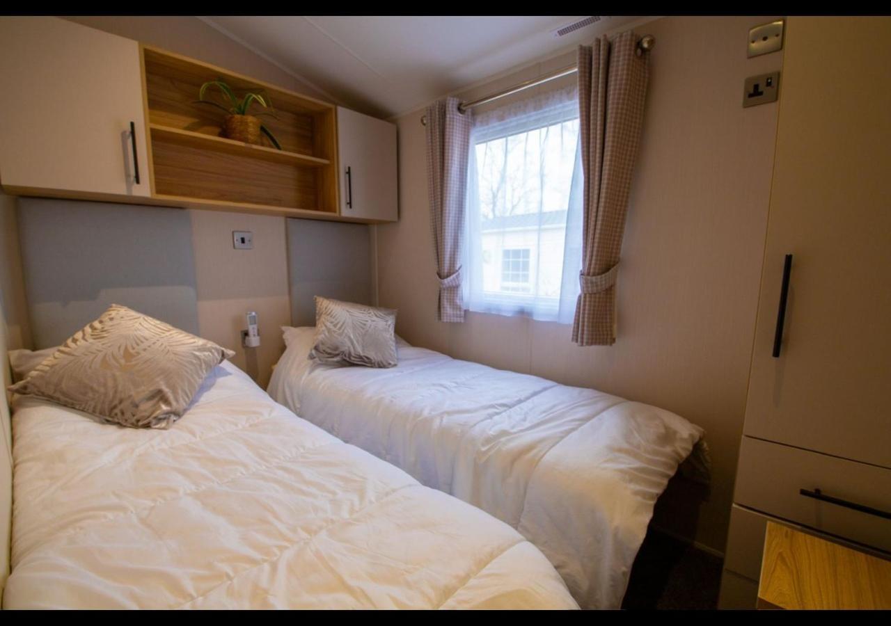 35 Redwood - Beauport Park, Hastings Hotel Екстериор снимка